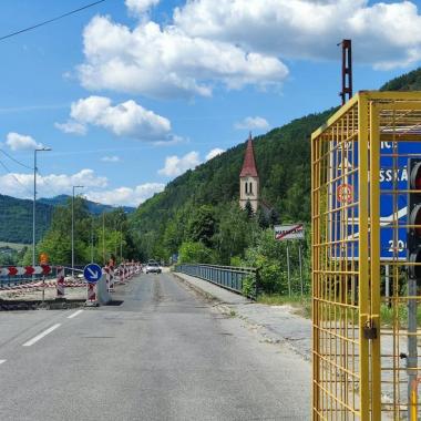 Upozornenie na uzavretie mosta cez Ružín za obcou Margecany 1